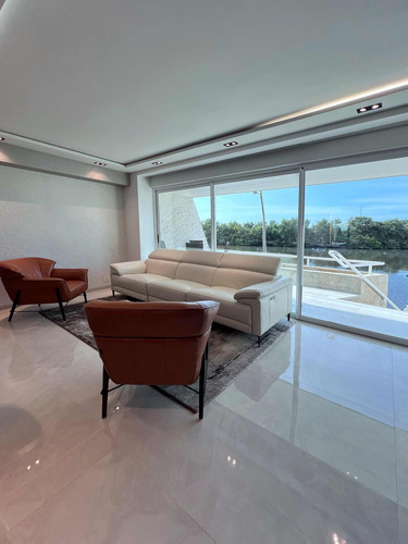 Espectacular Apartamento En Isla Paraíso Conterraza Y Muelle