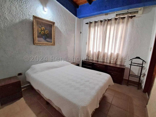 Julio Latouche 24-20805 Hermosa Casa En Alquiler Colinas De Guataparo Valencia, Amplias Áreas Verdes, Tanque De Agua 10.000 Lts.