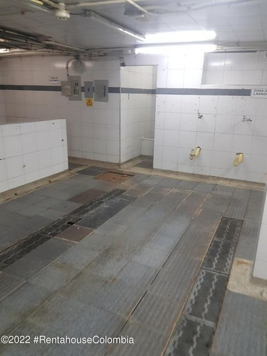 Imagen 3 de 18 de Vendo Comercial En Chico Norte Ii C.m 22-2851