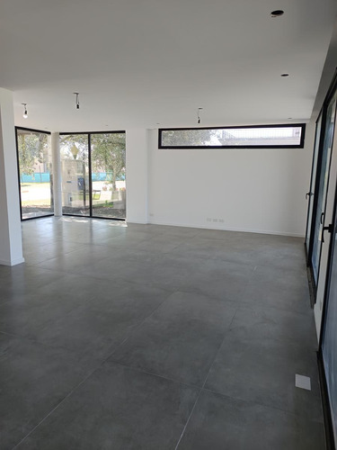 Venta Casa A Estrenar En Barrio San Eliseo Golf