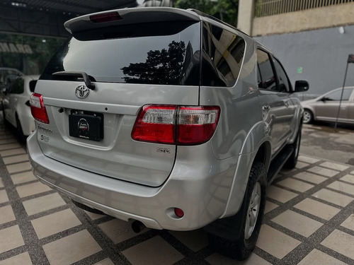 Toyota Fortuner 2010