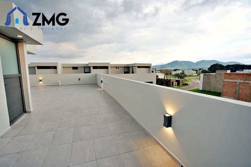 Casa De Lujo En Punto Sur Este #56, Con Roof Garden, Recorri
