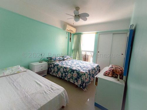 Apartamento En Venta Macuto #23-10062 Johana Blanco