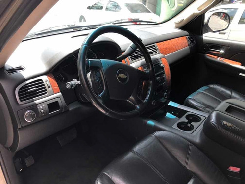 Chevrolet Suburban Piel Dvd 2007