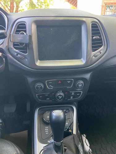 Imagen 15 de 18 de Jeep Compass 2.4 Longitude Plus (automática 4x4)