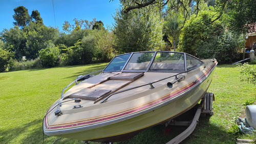 Lancha Americana Sin Motor. Con Pata Mercruiser