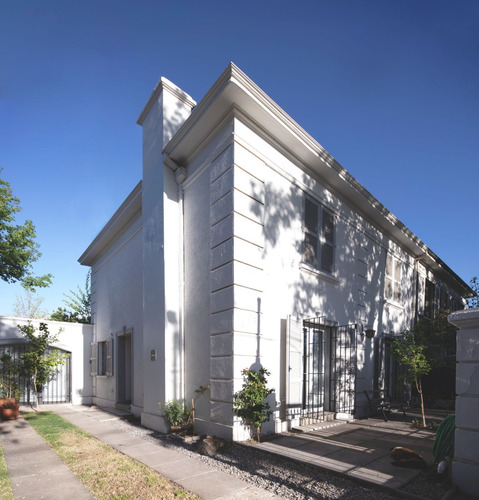 Rt- Casa 2 Pisos Remodelada X Arquitectos, 4dor + 3b + 2est