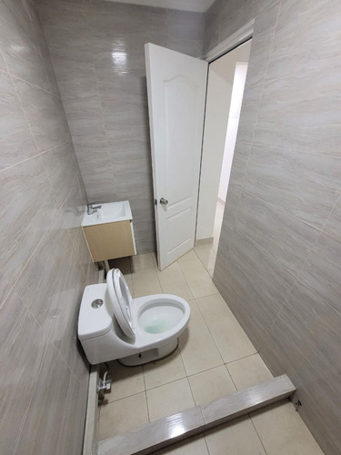 Local Comercial En Arriendo, Piso 2, En Av. Francisco Bilbao