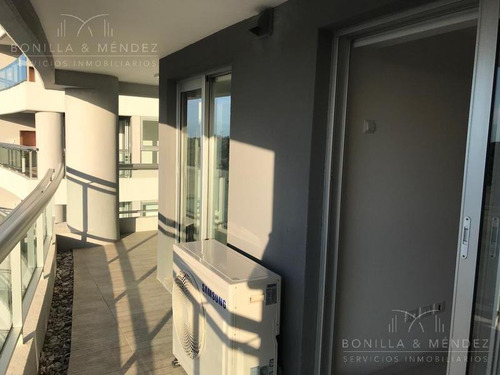Look Brava, La Mejor Planta De 1 Dormitorio De Todo Punta Del Este! Precio De Venta Sin Muebles.