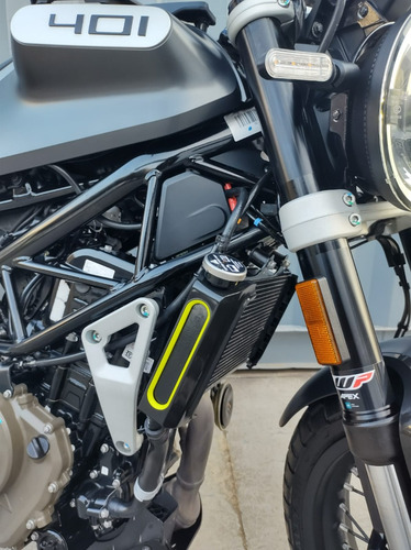 Husqvarna Svartpilen 401 Usada Seleccionada - Evaluo Permuta