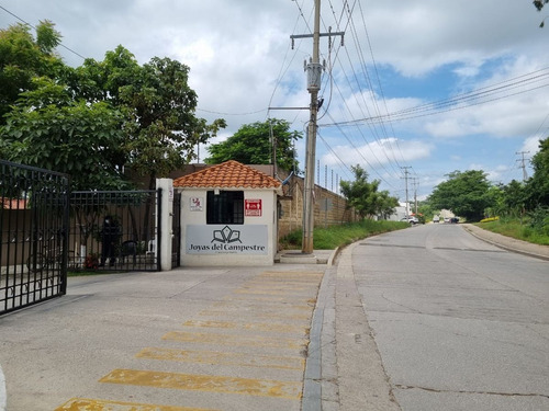 Imagen 1 de 6 de Terreno En Venta En El Fraccionamiento Joyas Del Campestre