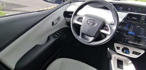 Imagen 12 de 15 de Toyota Prius 2017 Premium