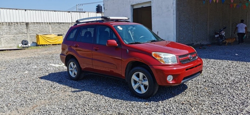 Imagen 6 de 12 de Toyota Rav4 2004 Vagoneta Base At