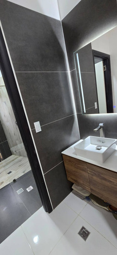 Se Vende En Colinas De Guataparo Townhouse Remodelado Con Planta 100%