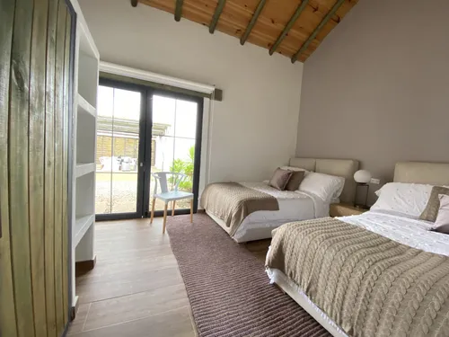 Casa En Venta En Alto De Los Migueles. Cod V1106