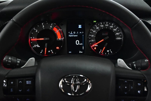Imagen 12 de 24 de Toyota Hilux Dc 2.8 Tdi 4x4 Gr Sport Aut 224cv - Car Cash