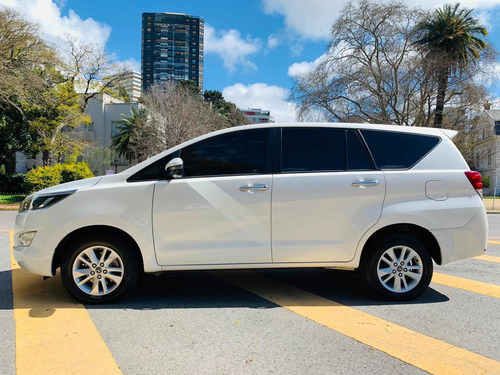 Imagen 4 de 15 de Toyota Innova 2019 2.7 Srv 6at 8a