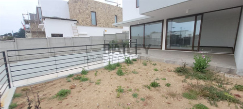 Casa Nueva En Venta De 4d 4b En Exclusivo Sector De Concon