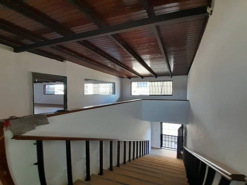 Local En Alquiler Calle Barreto -av Juncal Sector Centro