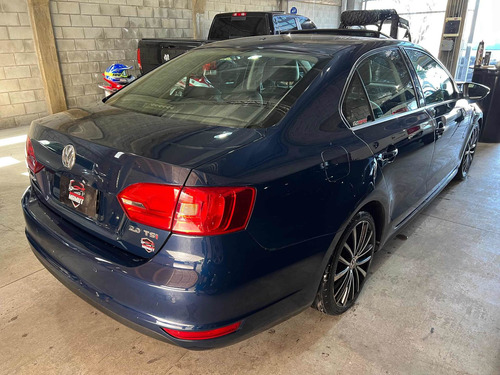Imagen 4 de 5 de Volkswagen Vento 2011 2.0 Sportline Tsi 200cv