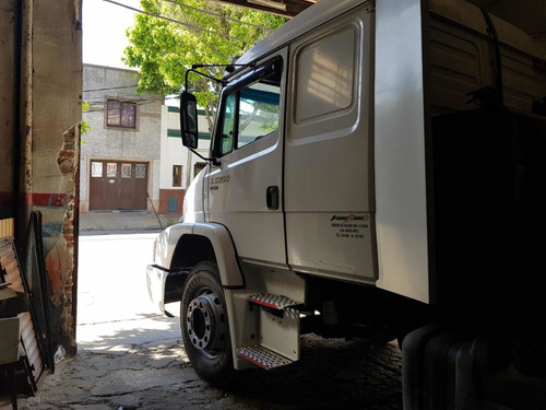 Mercedes Benz 1624