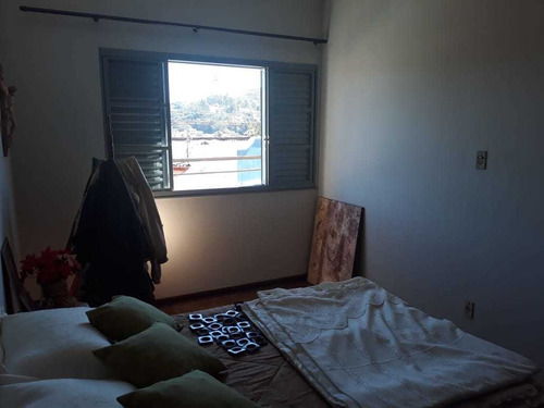 Casa Em Baependi Mg, Terra De Nhã Chica, Com 04 Quartos , Terreno 1.000 M2, Com Comercio Alugado Em Baixo. - 310
