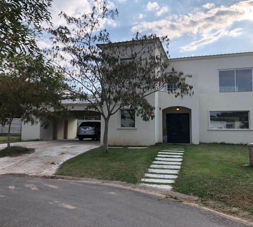 Casa En Venta, 3 Dormitorios. Amplios Ambientes. Perimetral. Barrio Cerrado San Matias, Escobar