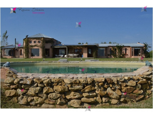Casa En Punta Ballena, 5 Dormitorios *- Ref: 7977