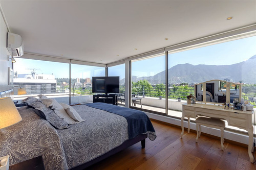 Departamento En Venta De 6 Dorm. En Vitacura