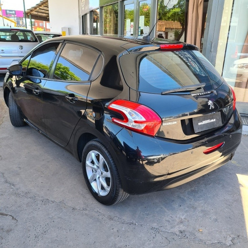 Peugeot 208 Allure Touchscreen 2015 1.5 | Nav 1.6 Feline