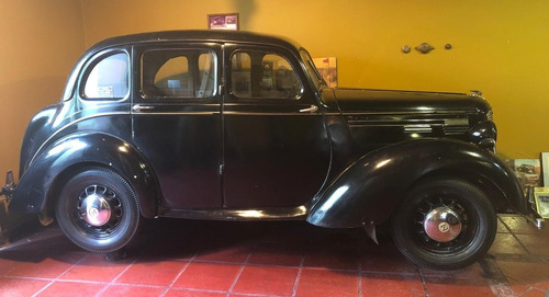 Coche Antiguo Morris Ten Four Serie M 1946