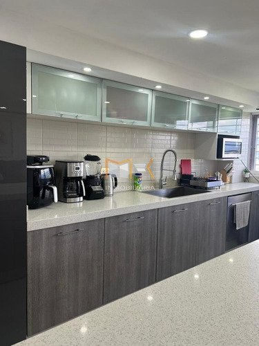 Imagen 14 de 27 de Mk Inmobiliaria Vende Pent House De Tres Niveles Con Terraza Hermosa Vista/04140314977
