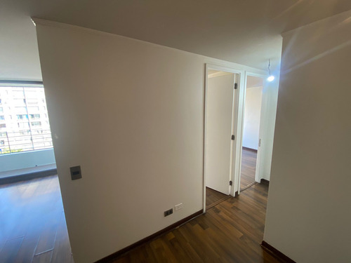 Arriendo Departamento De 2 Dormitorios En Santiago.