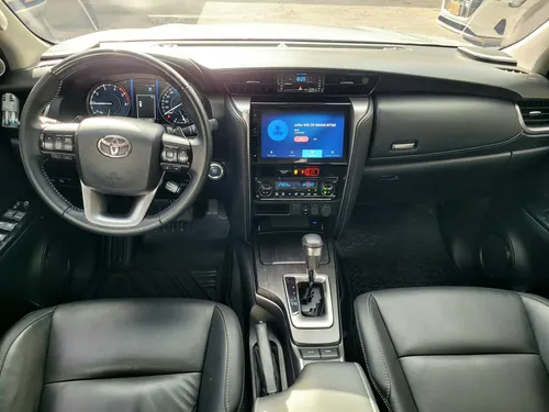 Toyota Fortuner 2,4l Srv Diesel 2023 4x2 At