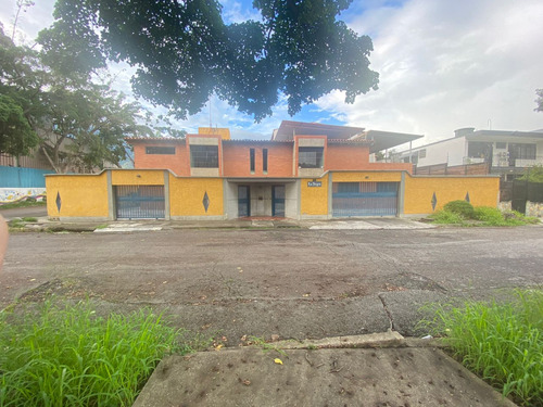 Se Vende Casa 430m2 5h/4b/4pe La California Norte