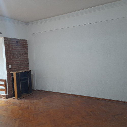 Casa En Venta Zona Word Villa Sarmiento Amplio Fondo, Pileta 8 X 4 Hermoso Barrio