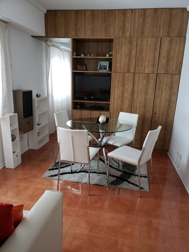 Venta Departamento 0 Dormitorios Área Centro Con Cochera