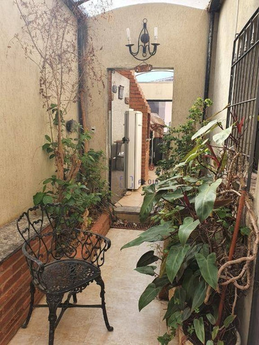 Casa 350m², 10 Dormitorios, 4 Vagas - Saúde - Ca1592