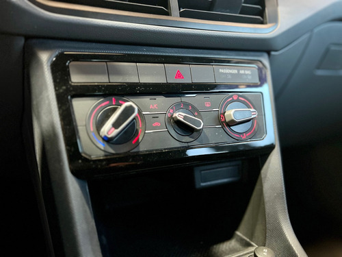 Volkswagen T-Cross 1.0 200 TSI TOTAL FLEX SENSE AUTOMÁTICO
