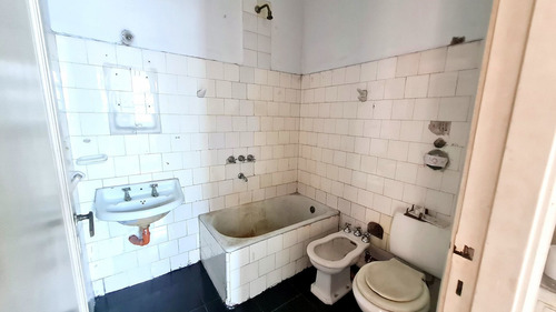 Imagen 24 de 30 de Venta Departamento 4 Ambientes Recoleta A Reciclar. Una Tremenda Oportunidad A Un Precio Único Para Una Familia Emprendedora O Inversor. No Dudes En Consultarme.