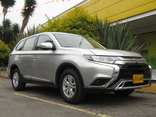 Mitsubishi Outlander 2.4 Kaiteki At 7 Psj