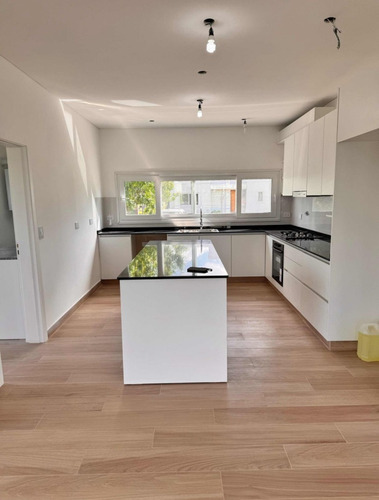 Venta De Casa En El Naudir A La Laguna
