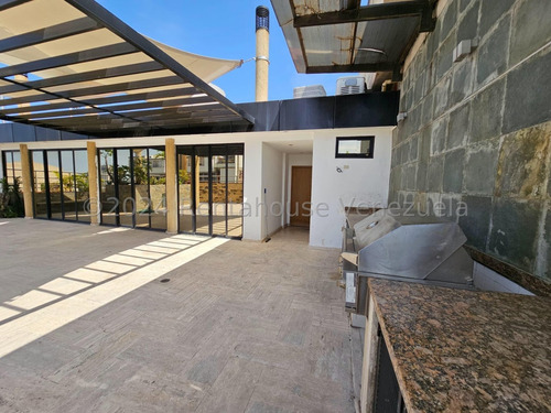 Hermoso Penthouse En Venta De 2 Niveles, En Zona Norte De Nuestra Ciudad Jardín Urb.san Isidro 24-19246 Ecir