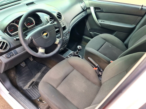 Imagen 10 de 15 de Chevrolet Aveo 2017 1.6 Lt Mt