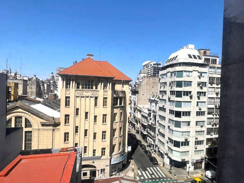 Oficina / Consultorio En Pleno Centro Muy Luminosa Y Bien Ubicada