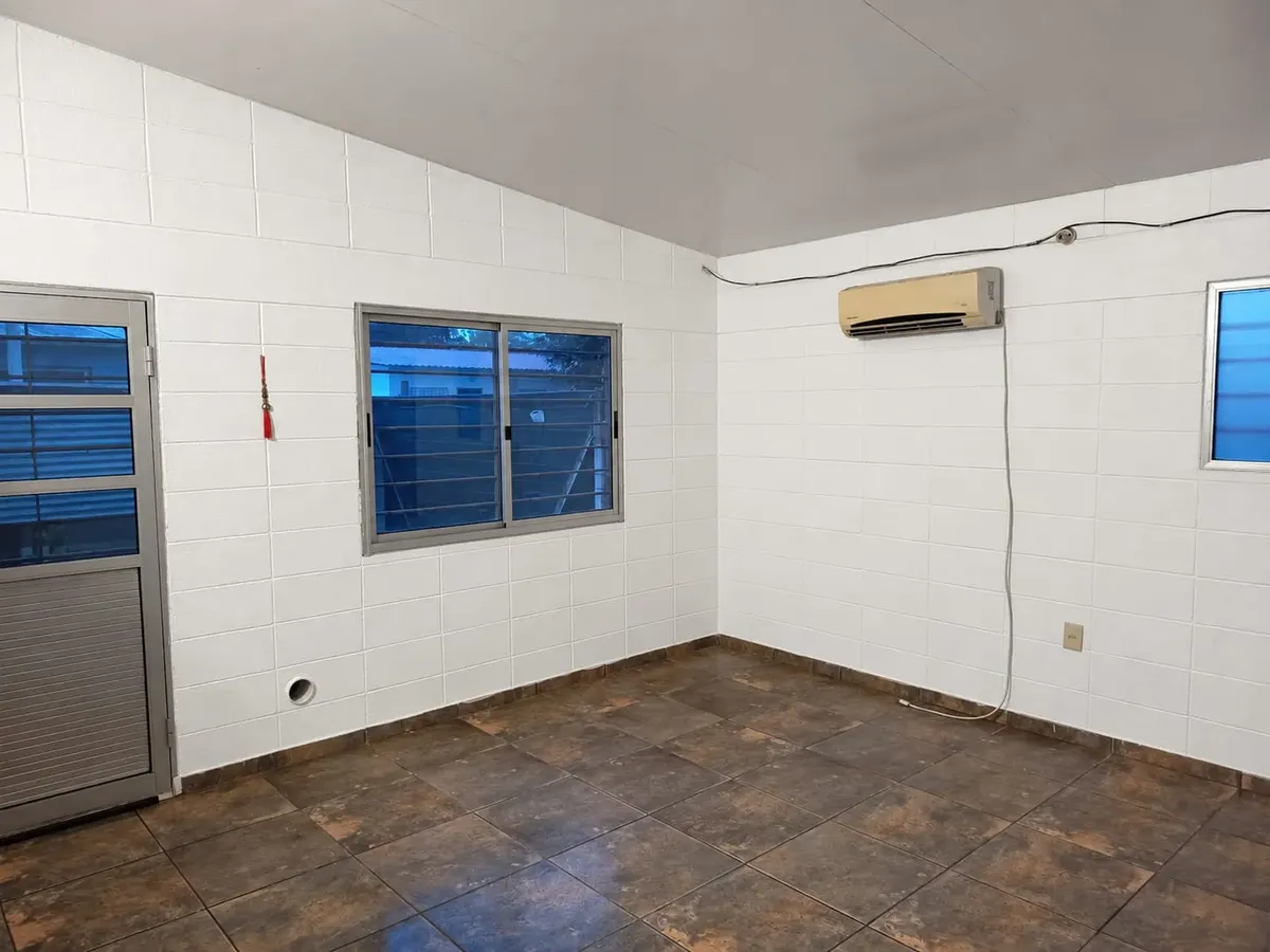 Salinas Sur Del  Sur Linda Casa A Una Cuadra  Del Mar, A Una De Principal Y A La Vuelta De La Escuela Y Jardin  $ 25000 Aseguradoras O Deposito, Inmobiliarias No Llamar. 2 Dormitorios Baño Parrillero · Foto 3