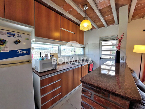 Casa En Punta Colorada - Piriápolis. 600 Metros De La Playa. 6 Personas, 3 Dormitorios, 2 Baños.