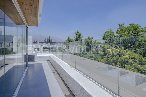 Dúplex Con Vista Despejada Y Excelente Ubicación.