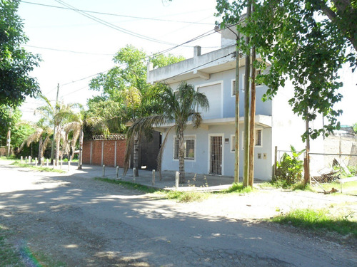 Casa Con 3 Dormitorio ,, Comedor Cocina Etc ....