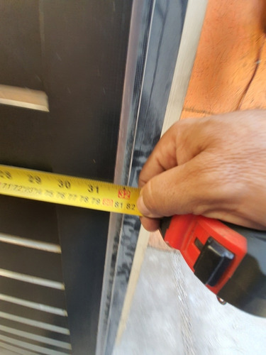 Imagen 7 de 10 de Exhibidores Panel Ranurado Con Insertos De Aluminio